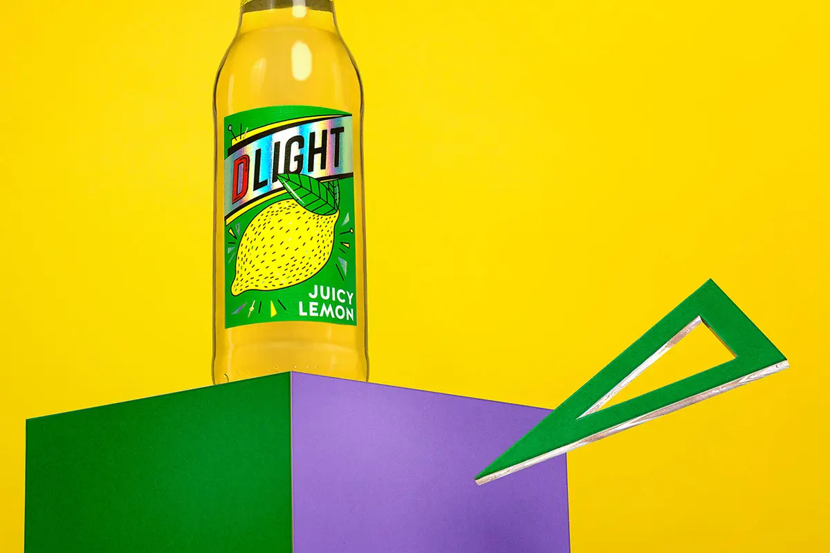 彩色镭射瓶身设计