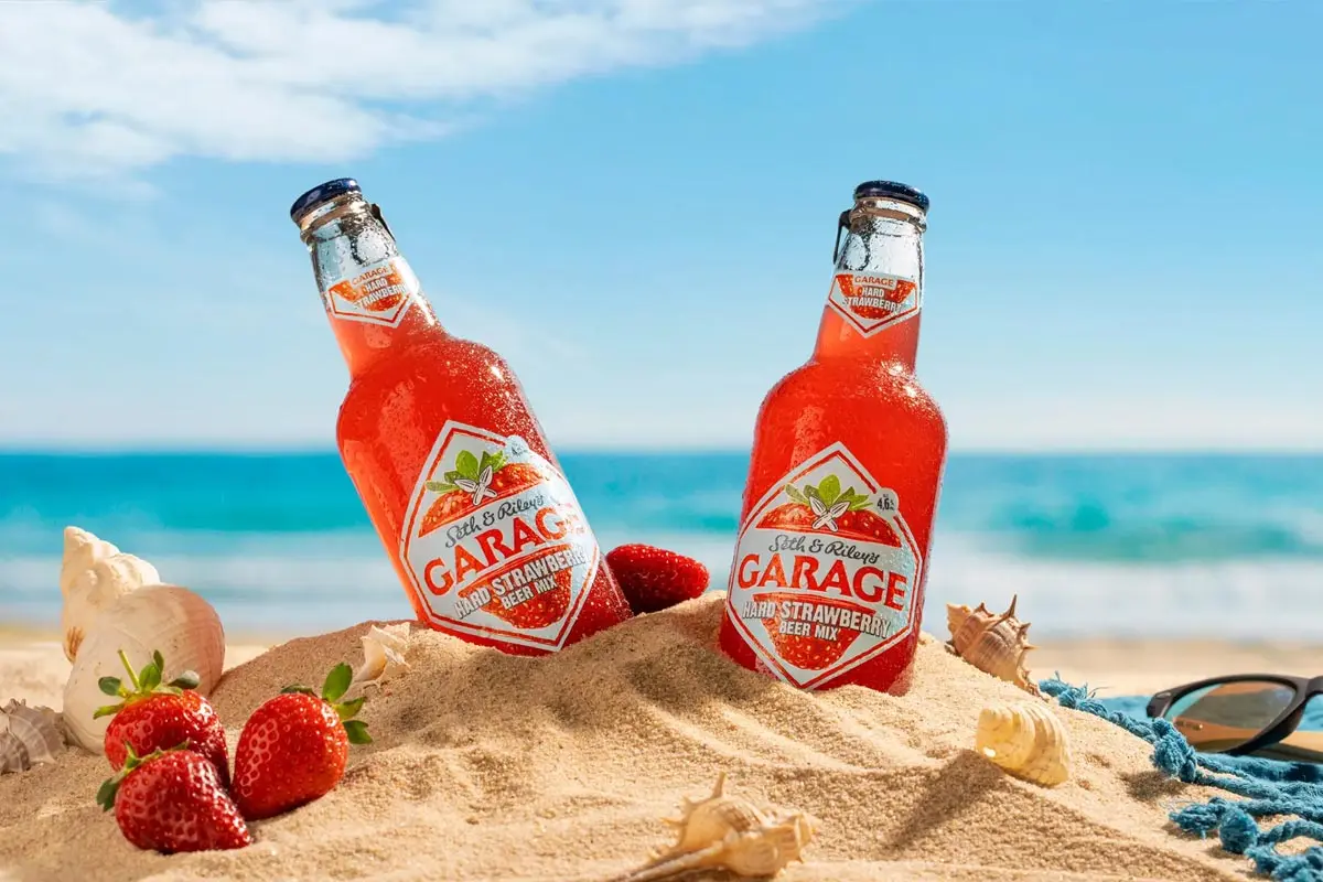 草莓涂鸦包装设计 GARAGE草莓啤酒包装设计