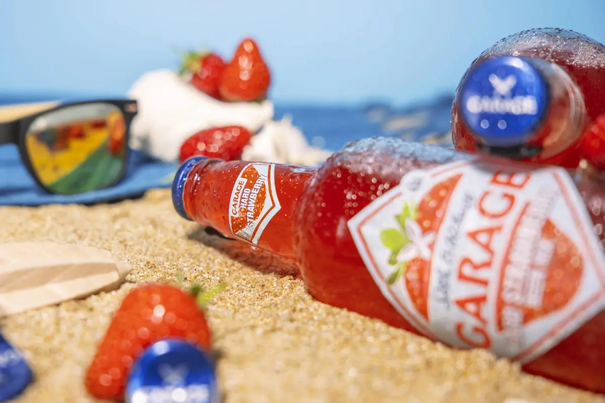 硬草莓酒精饮料包装设计