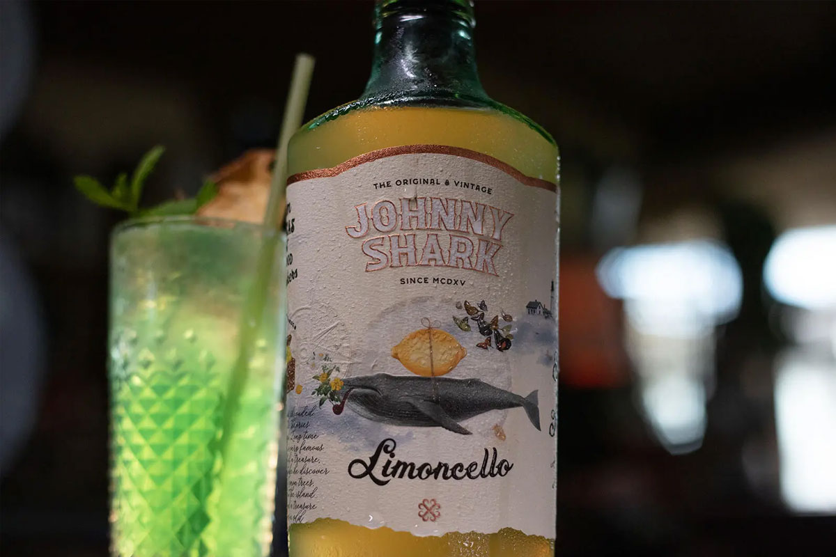 意大利Johnny Shark柠檬酒包装-鲨鱼插画设计