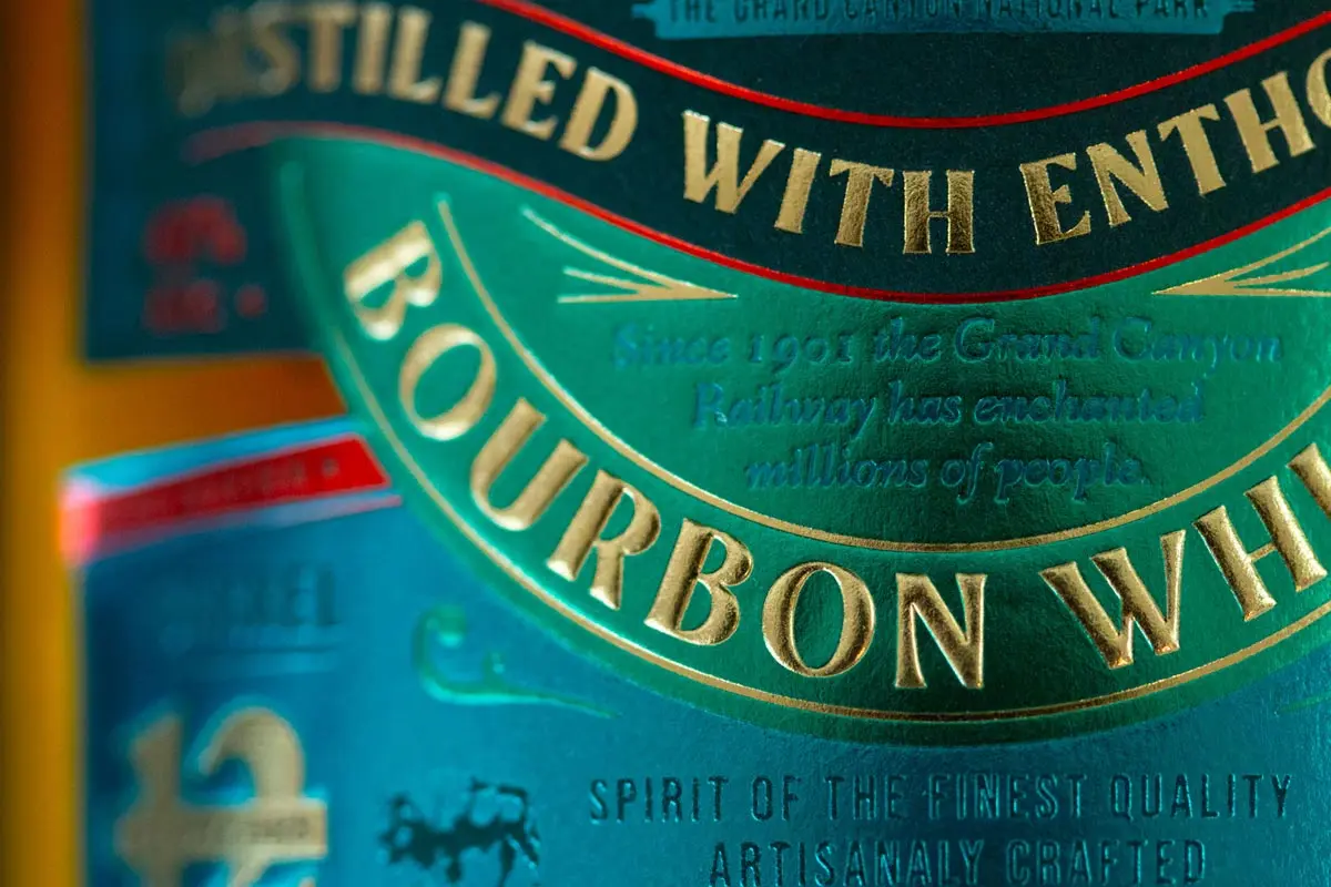 复古未来主义包装设计