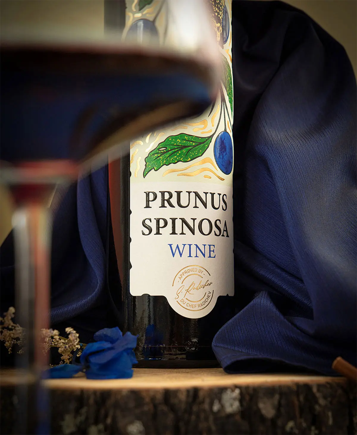 微雕工艺刻在鸟爪标签设计