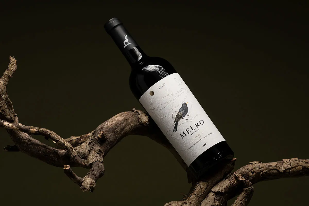 乌鸫插画包装设计 MELRO葡萄酒包装设计